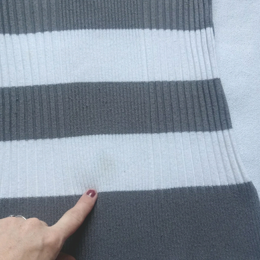 V-neck Sweater - Picture 4 of 5